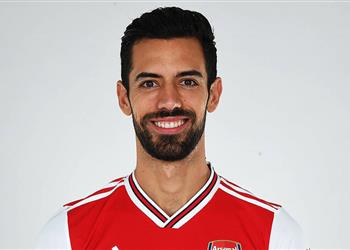 مدافع آرسنال الجديد في أول تصريحاته يتحدى محمد صلاح وماني وفيرمينو