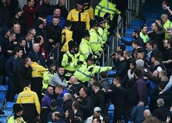 جماهير مانشستر يونايتد تثير الشغب في ملعب الاتحاد بعد الخروج من الكأس