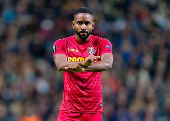 بعد تراجع برشلونة عن ضمه باكومبو لجريزمان ساخر ا أراك في وقت لاحق