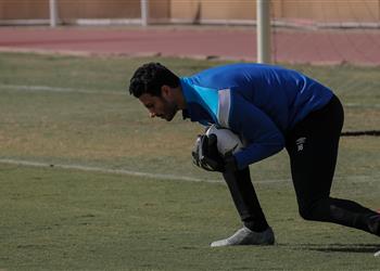 فايلر يعقد جلسة مع محمد الشناوي قبل مباراة الأهلي والهلال السوداني