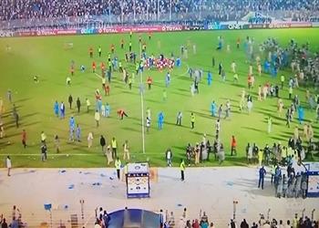 تقارير سودانية تكشف عقوبات كاف ضد الهلال بعد شغب جماهيره أمام الأهلي