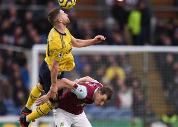 موستافي يعترف بمعاناة آرسنال أمام بيرنلي ويؤكد الحظ لم يحالف أوباميانج