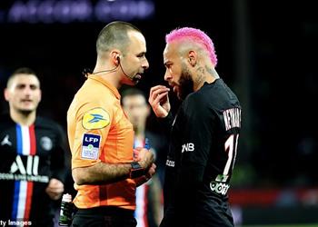 فيديو حكم مباراة باريس سان جيرمان ومونبلييه يعاقب نيمار بسبب مهارته والبرازيلي يبرر تصرفه