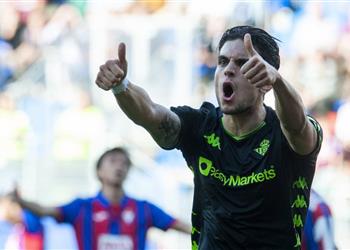 بارترا يهدد مع جماهير ريال بيتيس سنكون قادرين على مواجهة برشلونة