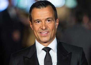 تقارير إسبانية تكشف عمولة خورخي مينديز من انتقال كريستيانو رونالدو الجديد إلى برشلونة