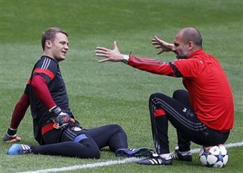 رومينيجه جوارديولا أراد الدفع بـ مانويل نوير كلاعب وسط