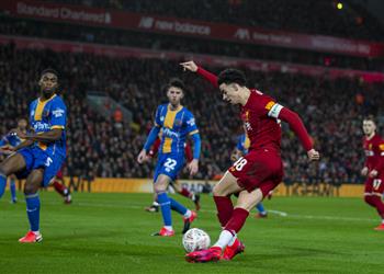 فيديو الشباب يؤهل ليفربول لتخطي شروزبري ومواجهة تشيلسي في دور الـ 16 من كأس الاتحاد الانجليزي