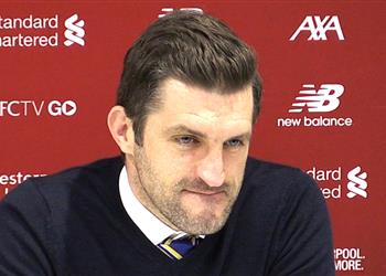 مدرب شروزبري تسجيل مدافعنا هدف ا لصالح ليفربول لن ألومه ليس الأول ولا الأخير