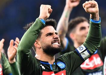 إنسيني نابولي قد عاد والتأهل على حساب برشلونة في دوري أبطال أوروبا ممكن