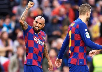 عودة فيدال وظهور مقلق لـ بيكيه برشلونة ي علن قائمة مباراة أتلتيك بلباو في كأس إسبانيا