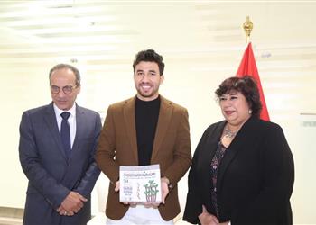 تريزيجيه يوجه الشكر لمسؤولي معرض الكتاب