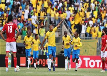 قبل مواجهة الأهلي صن داونز يسعى لتمديد عقد لاعبه