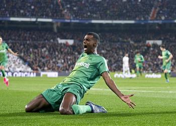 إيزاك بعد إقصاء ريال مدريد صنعنا التاريخ وحققنا فوز ا م ستحق ا