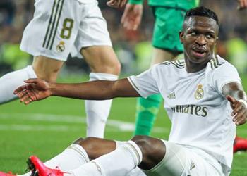 فينيسيوس سنقاتل للتتويج بدوري أبطال أوروبا ولن أذهب لباريس سان جيرمان