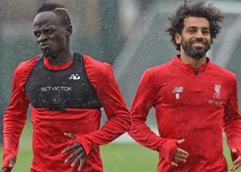 بصورة مع صديق صلاح ماني يلمح لاقتراب عودته قبل مباراة ليفربول ونورويتش سيتي