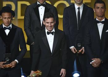 قائمة اللاعبين الأعلى أجر ا في العالم ميسي على رأسها ورونالدو ثاني ا