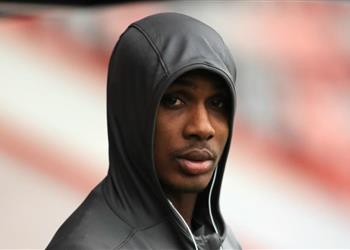 إيجالو يغيب عن معسكر مانشستر يونايتد في إسبانيا بسبب كورونا وسولشاير ي علق