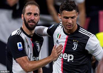 تشكيل يوفنتوس ضد هيلاس فيرونا هيجواين ورونالدو يقودان الهجوم