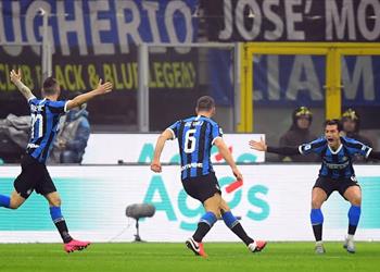 بالفيديو دي فريج يسجل الهدف الثالث لإنتر أمام ميلان