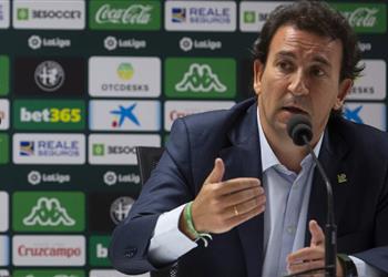 ريال بيتيس التحكيم اضطهدنا أمام برشلونة وسنقدم شكوى للاتحاد الإسباني