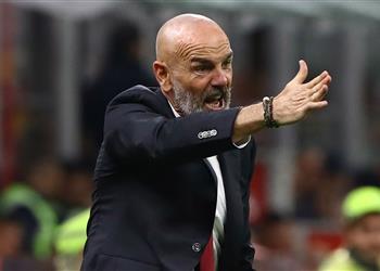 مدرب ميلان يلوم لاعبيه بعد الخسارة القاسية في الديربي