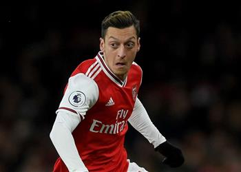 أوزيل ي لمح لبقائه مع آرسنال ويؤكد نحن في حالة جيدة ونسعى للتأهل إلى دوري أبطال أوروبا