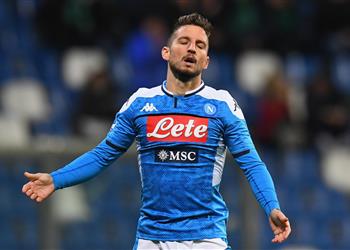 ميرتينز يرفض تجديد عقده مع نابولي ويضع أندية أوروبا في حالة تأهب