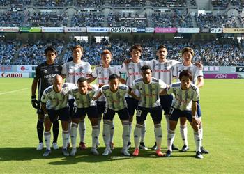 فيديو يوكوهاما الياباني يهزم جيونبك الكوري ويتصدر مجموعته في دوري أبطال آسيا