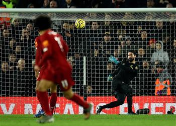 فيديو أسيست أليسون لـ محمد صلاح يمنح حارس ليفربول جائزة جيليت للأفضل عن شهر يناير