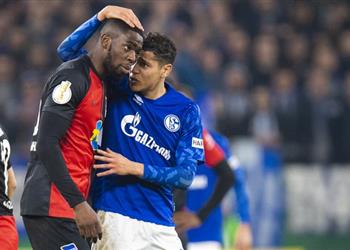 بواتينج يتعاطف مع لاعب هيرتا برلين ضد العنصرية رؤيته يبكي أمر حزين