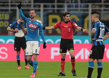 فيديو صاروخية رويز تضع قدم ا لنابولي في نهائي كأس إيطاليا بتخطي إنتر ميلان