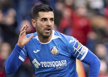 مهاجم خيتافي يرد على أنباء الانتقال إلى برشلونة