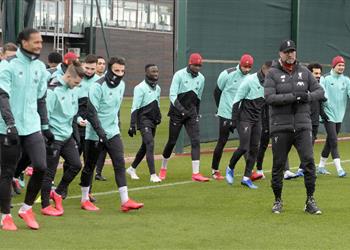 صور ساديو ماني يشارك في التدريبات الجماعية لـ ليفربول قبل مباراة نورويتش