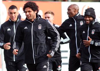 تشكيل بشكتاش أمام باشاك شهير في الدوري التركي محمد النني أساسي ا