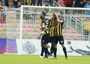 فيديو اتحاد جدة يعبر أولمبيك أسفي بهدف ويصطدم بالشباب في نصف نهائي البطولة العربية