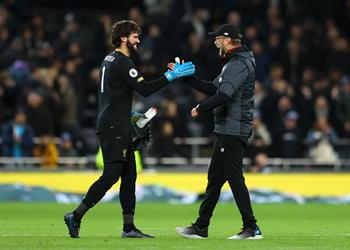 كلوب عن تألق أليسون أمام نورويتش ندفع له المال من أجل ذلك