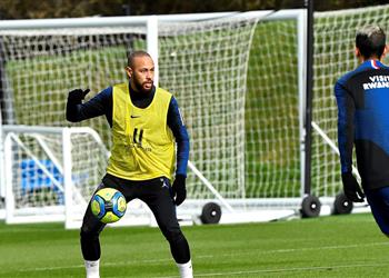 عودة نيمار وكيمبيمبي باريس سان جيرمان ي علن قائمته لمباراة بوروسيا دورتموند