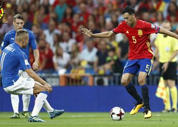 بوسكيتس يرفض المقارنة بين إيسكو وإنييستا