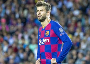 الأزمة تتصاعد بيكيه ي حرج صحفي ا موالي ا لإدارة برشلونة لست سوى دمية