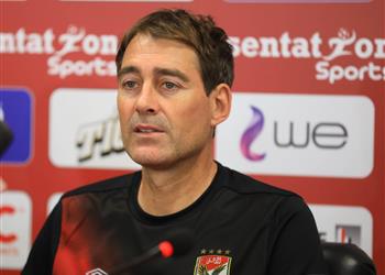 فايلر يطمئن على أعداد جماهير الأهلي أمام الزمالك ويتفقد ملعب بن زايد