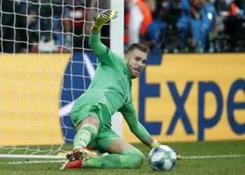 لخلافة أدريان ليفربول يضع حارس بايرن ميونخ ضمن دائرة اهتماماته