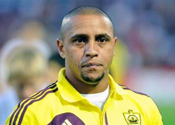 روبيرتو كارلوس يختار نجم مباراة الأهلي والزمالك في السوبر ويصرح أتابع الكرة المصرية وأحبها