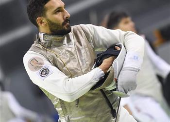 علاء أبو القاسم يكتسح منافسات كأس العالم للسلاح ويتأهل للأدوار الرئيسية