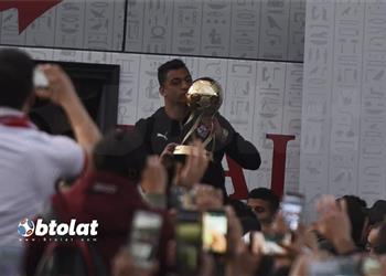 بالصور الزمالك يصل مطار القاهرة بعد التتويج بالسوبر وحشد جماهيري في استقباله