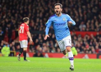 برشلونة يستغل عقوبة مانشستر سيتي لضم بيرناردو سيلفا