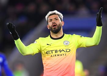 فيديو شمايكل يتصدى لركلة جزاء أجويرو في مباراة مانشستر سيتي وليستر