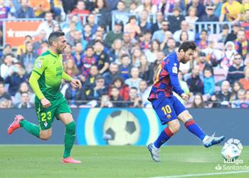 إيبار يمجد ميسي نعاني منك ولا خيار لنا سوى التصفيق لك