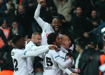 بمشاركة محمد النني بشكتاش يتعثر في الوقت القاتل أمام طرابزون سبور في الدوري التركي