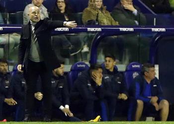 مدرب ليفانتي الفوز على برشلونة وريال مدريد في عام واحد ليس سهلا