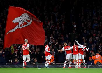 بالفيديو أوباميانج يقود آرسنال لتخطي إيفرتون بشق الأنفس في الدوري الإنجليزي